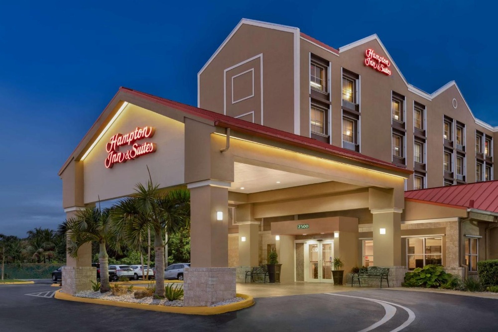 Hampton Inn By Hilton And Suites Ft. Lauderdale-Airport Main image